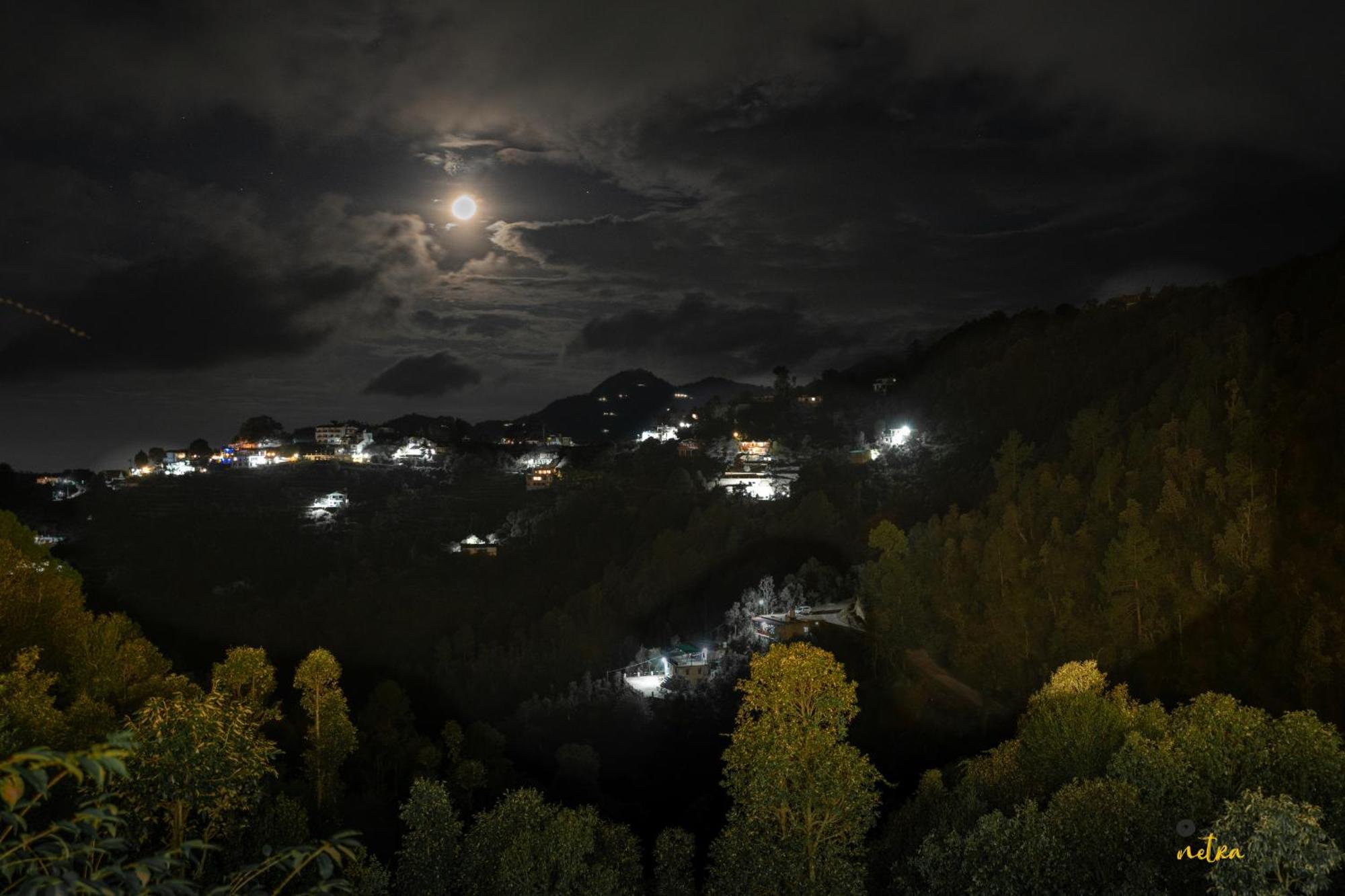 The Rare One'S Mukteshwar - Resort & Cafe Εξωτερικό φωτογραφία