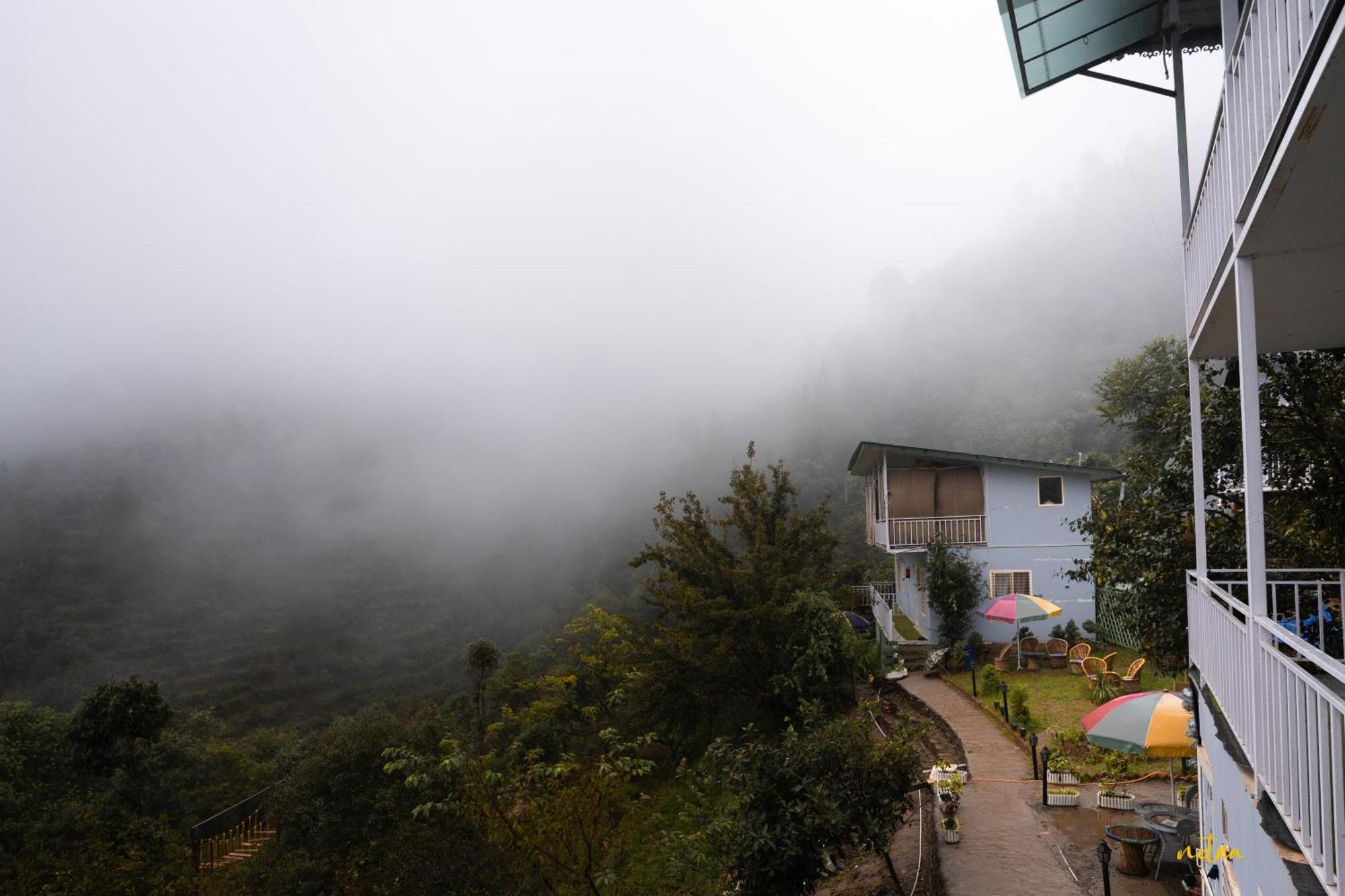 The Rare One'S Mukteshwar - Resort & Cafe Εξωτερικό φωτογραφία
