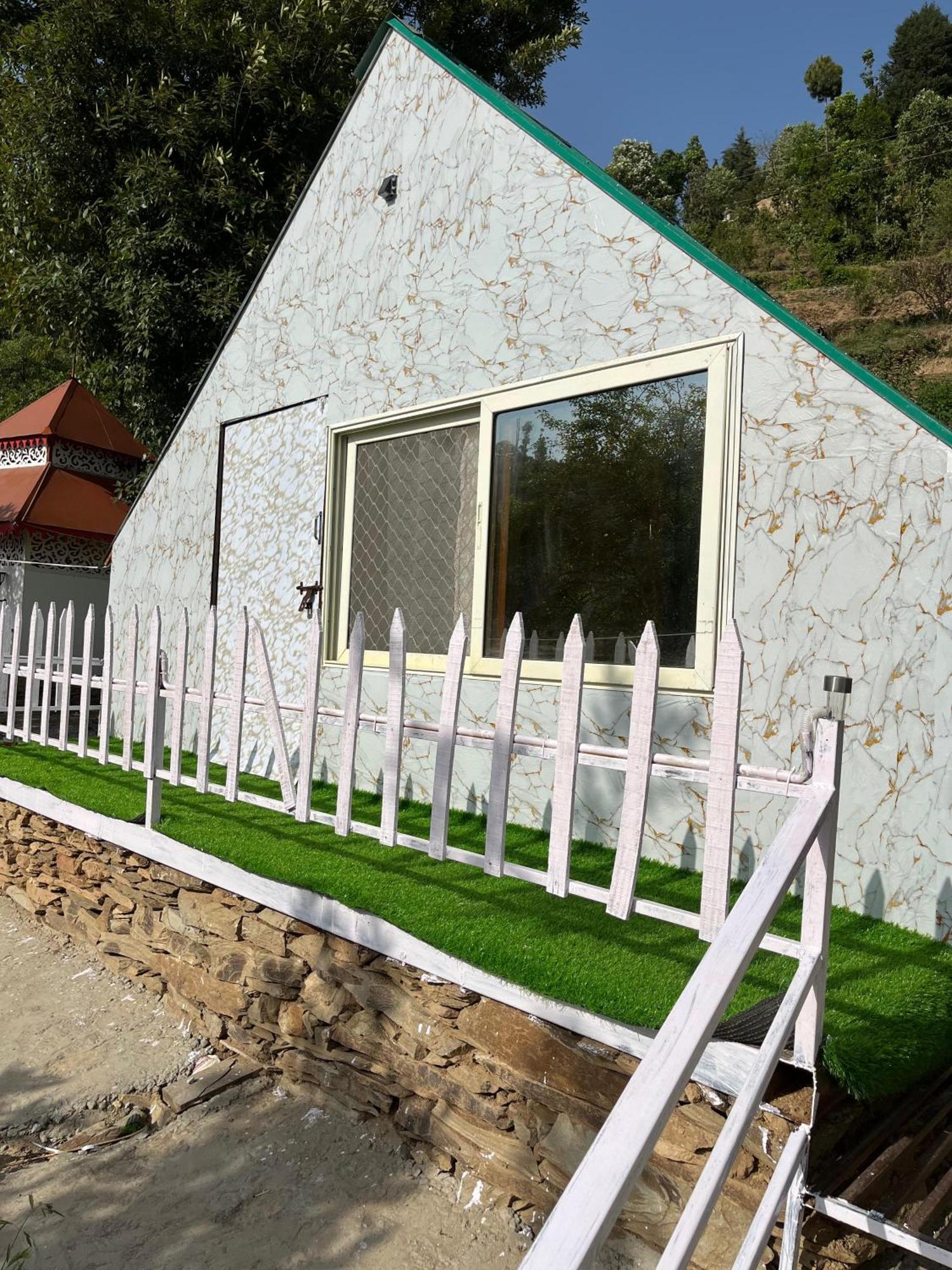 The Rare One'S Mukteshwar - Resort & Cafe Εξωτερικό φωτογραφία